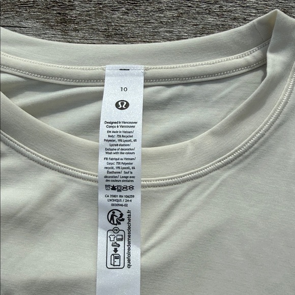 Lululemon Jersey Training Short-Sleeve Shirt
Bone size 10 nwt - Picture 5 of 7